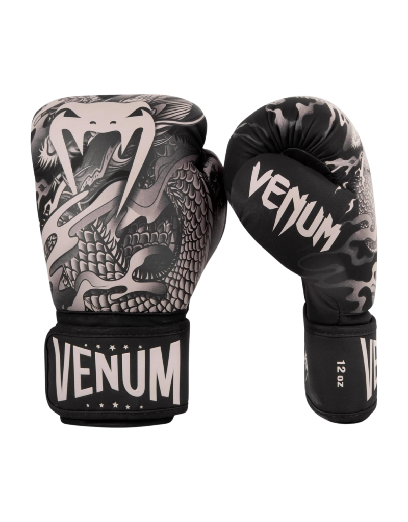 Produktbild von Venum Dragon Flight Boxhandschuhe in der Farbe Schwarz mit Drachenprint in Sandfarben
