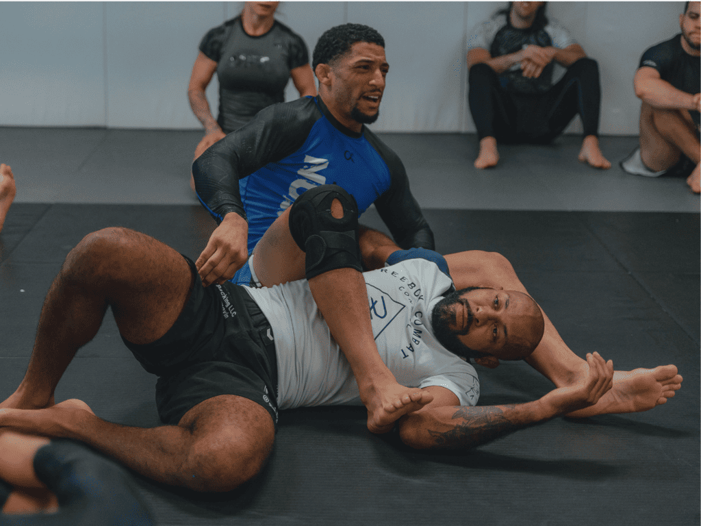 MMA in Dormagen Techniktraining mit MMA Trainer