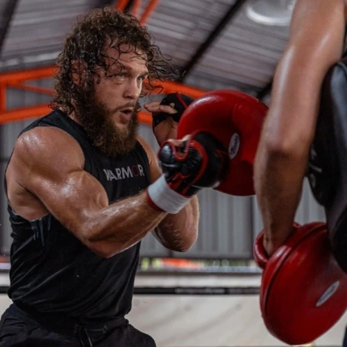 MMA-in-Dormagen-Rafael-Fiziev-Pratze